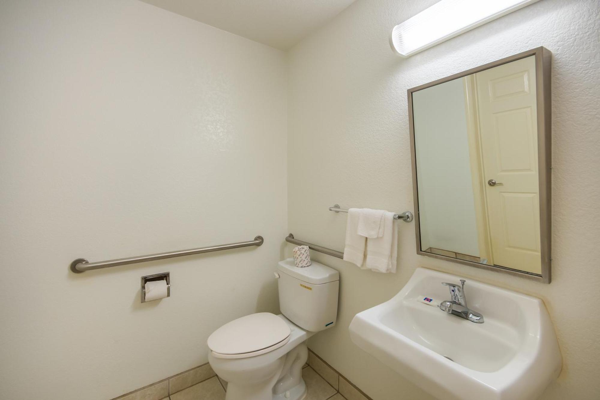 Americas Best Value Inn & Suites 험블 외부 사진